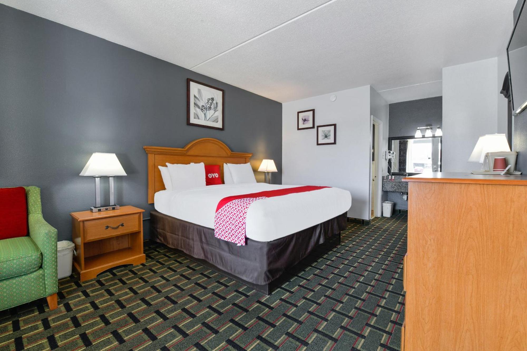 Oyo Hotel Lake Park - Valdosta Area Bagian luar foto