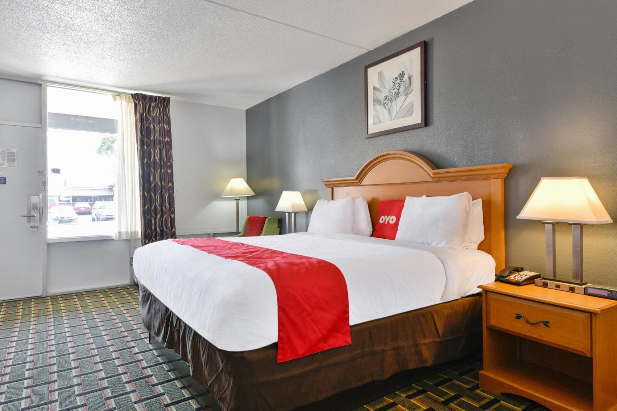 Oyo Hotel Lake Park - Valdosta Area Bagian luar foto